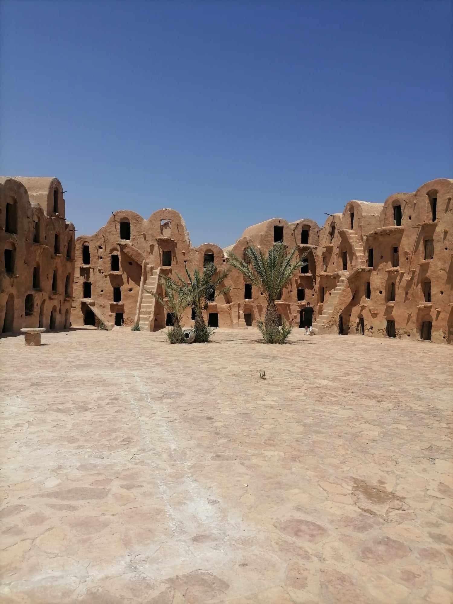 Erlebe es in der tunesischen Wüste in Sabria