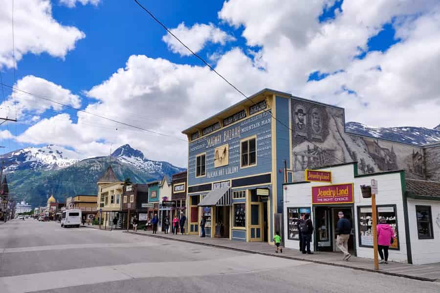 Ab Whitehorse: Tagestour nach Skagway. Foto: GetYourGuide Ab Whitehorse: Tagestour nach Skagway. Foto: GetYourGuide