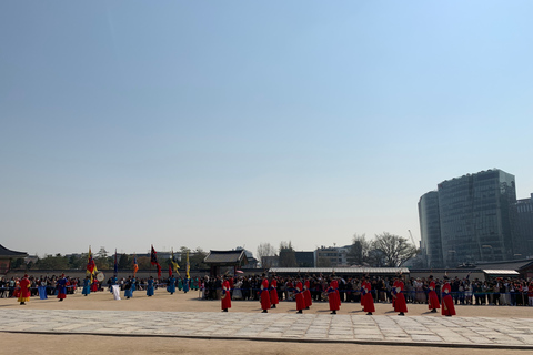 Seúl: Recorrido a pie por antiguos palacios y puntos panorámicosVisita a pie del Palacio, incluido el pueblo de Bukchon