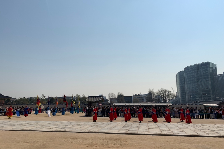 Seoul: wandeltocht naar oude paleizen en uitkijkpuntenPaleiswandeling inclusief het dorp Bukchon