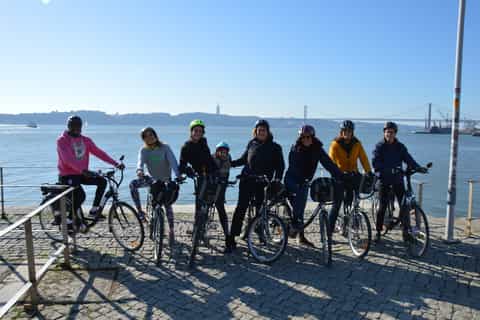Lisbon: Night E-Bike Tour