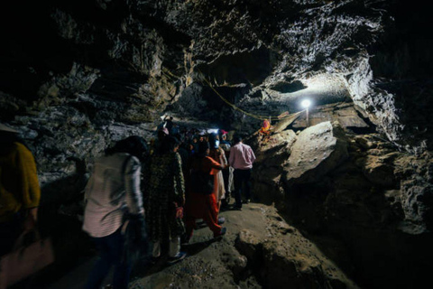 Pokhara: 5 Caves Guided Tour by Car