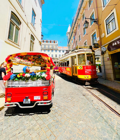 Lisbon: Tram 28 Route Private Tuk-Tuk Tour with Stops