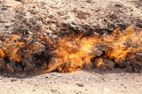 Baku: Escursione di un giorno a Gobustan, ai vulcani, al tempio del fuoco e a YanardagTour privato