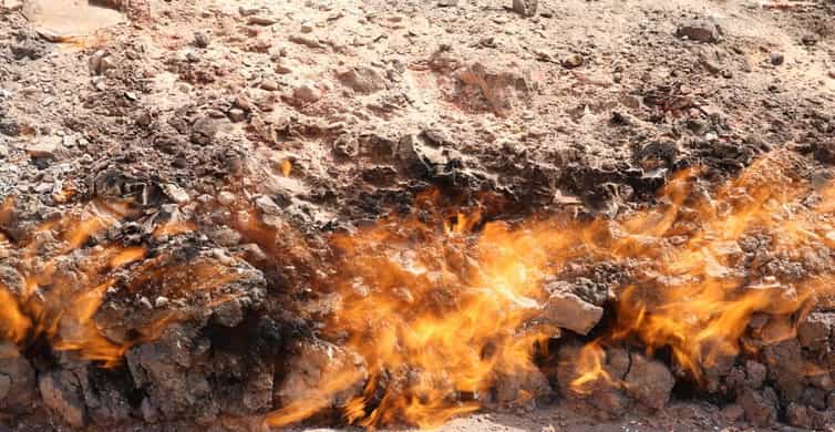 Baku: Gobustan, Volcanoes, Fire Temple and Yanardag Day Trip photo 9