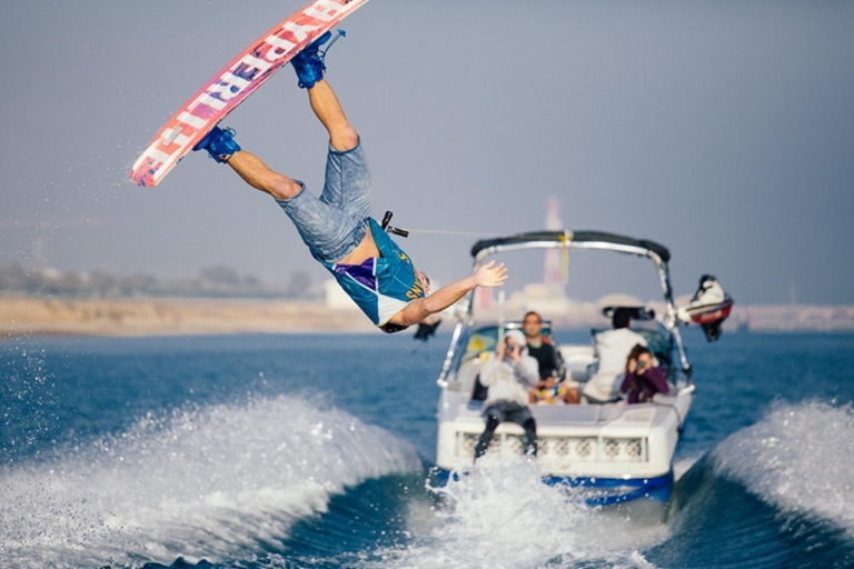 Dubái: experiencia de wakeboard de 30 minutos en el puerto deportivo de Dubái
