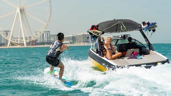 dubai 30 minuten durende wakeboardervaring in de jachthaven van dubai