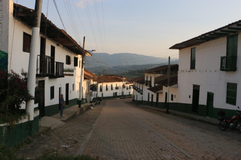 Van Bogotá: San Agustín 3-daagse reisTour in het Engels