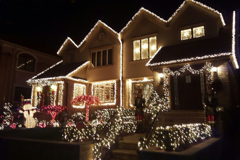 Cidade de Nova York: Passeio pelas luzes de Natal de Dyker HeightsTour em inglês