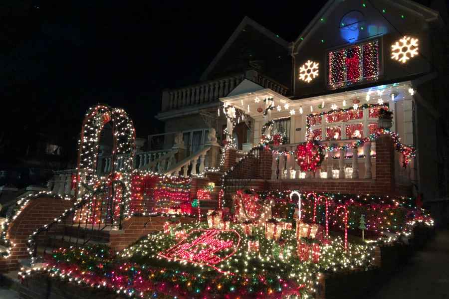 New York City: Dyker Heights Weihnachtslichter Tour. Foto: GetYourGuide