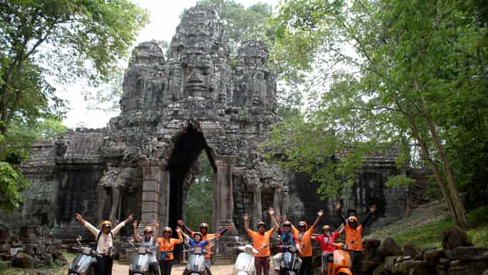 siem reap angkor sunrise vespa tour with driver