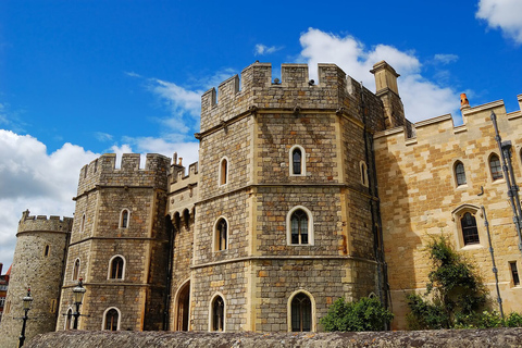 Londra: Escursione di un giorno al Castello di Windsor, a Stonehenge e a BathTour con ingresso a Stonehenge