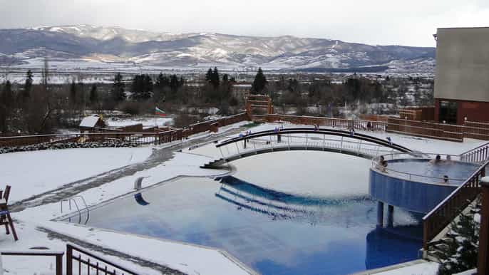 from borovets thermal pool escape