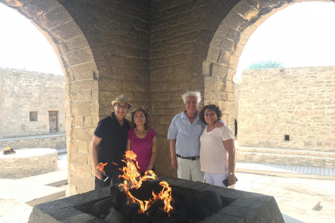 Baku: Gobustan, vulcões, templo do fogo e viagem de 1 dia a YanardagExcursão em grupo com ingressos