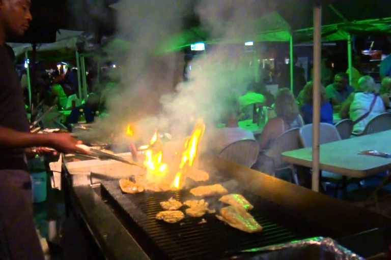 Bridgetown: Oistins Reservation with Drink & Hotel Transfer