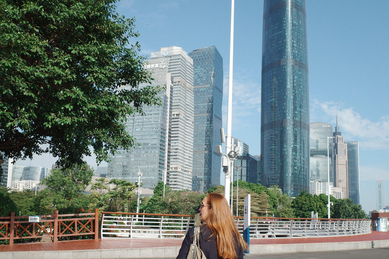 Guangzhou Cyber Night Tour: Landmark views+Driverless Train