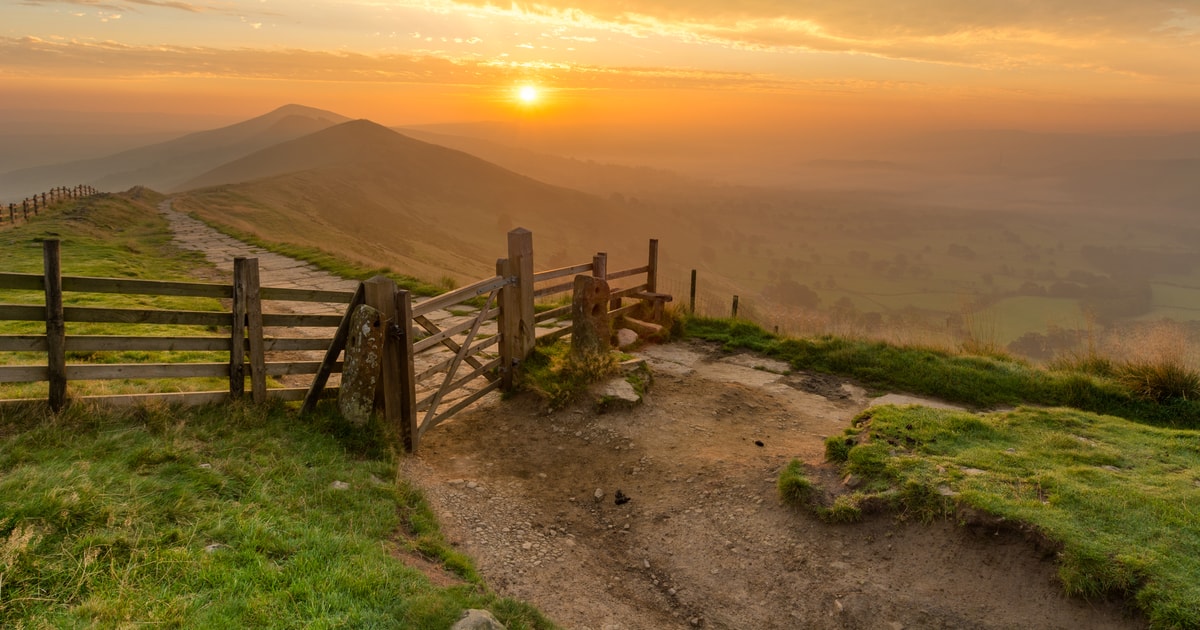 From Manchester: Derbyshire and Peak District Day Trip ...