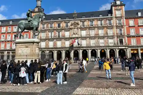 Madrid: passeggiata nel quartiere di Austrias, opzione visita al Museo del Prado