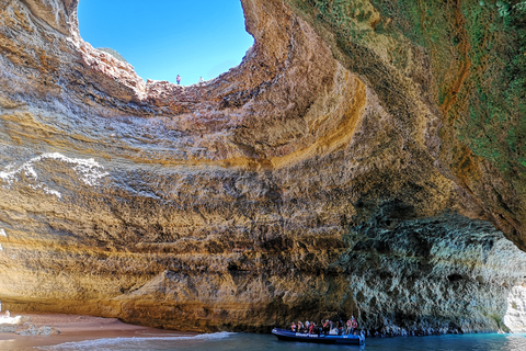 Passeio de Barco ao Algar de Benagil saindo de Lagos