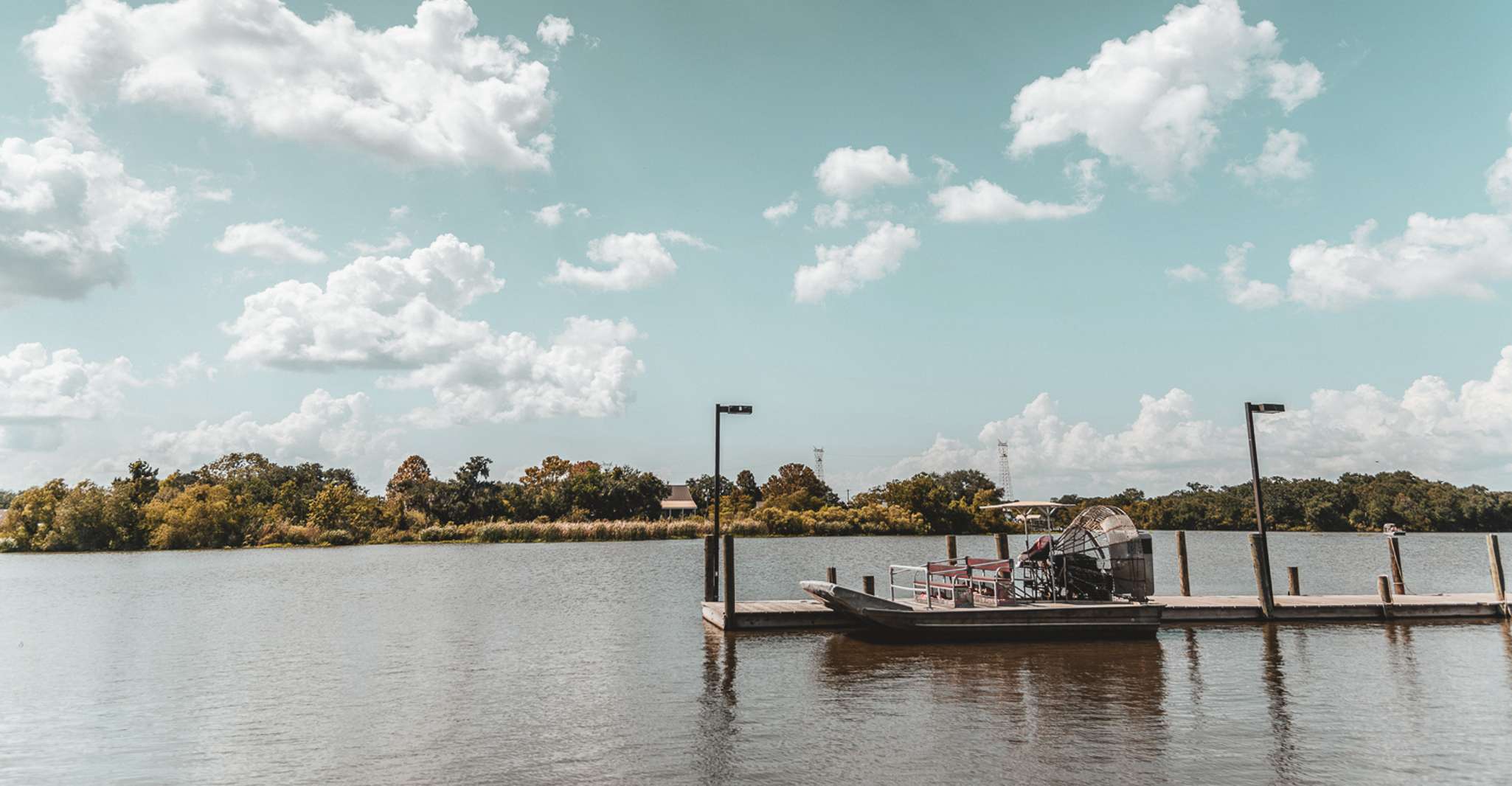 New Orleans, High Speed 16 Passenger Airboat Ride - Housity