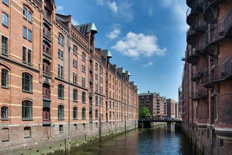 Hamburg: Speicherstadt Walking Tour with Coffee Tasting