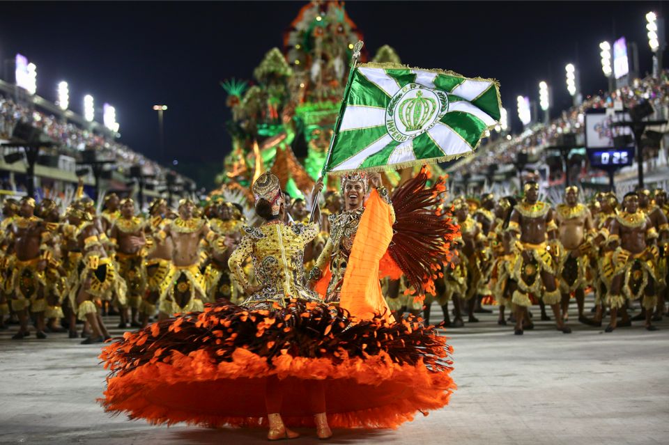 Carnaval de Rio: les images du défilé des écoles de samba (photos) - Le Soir
