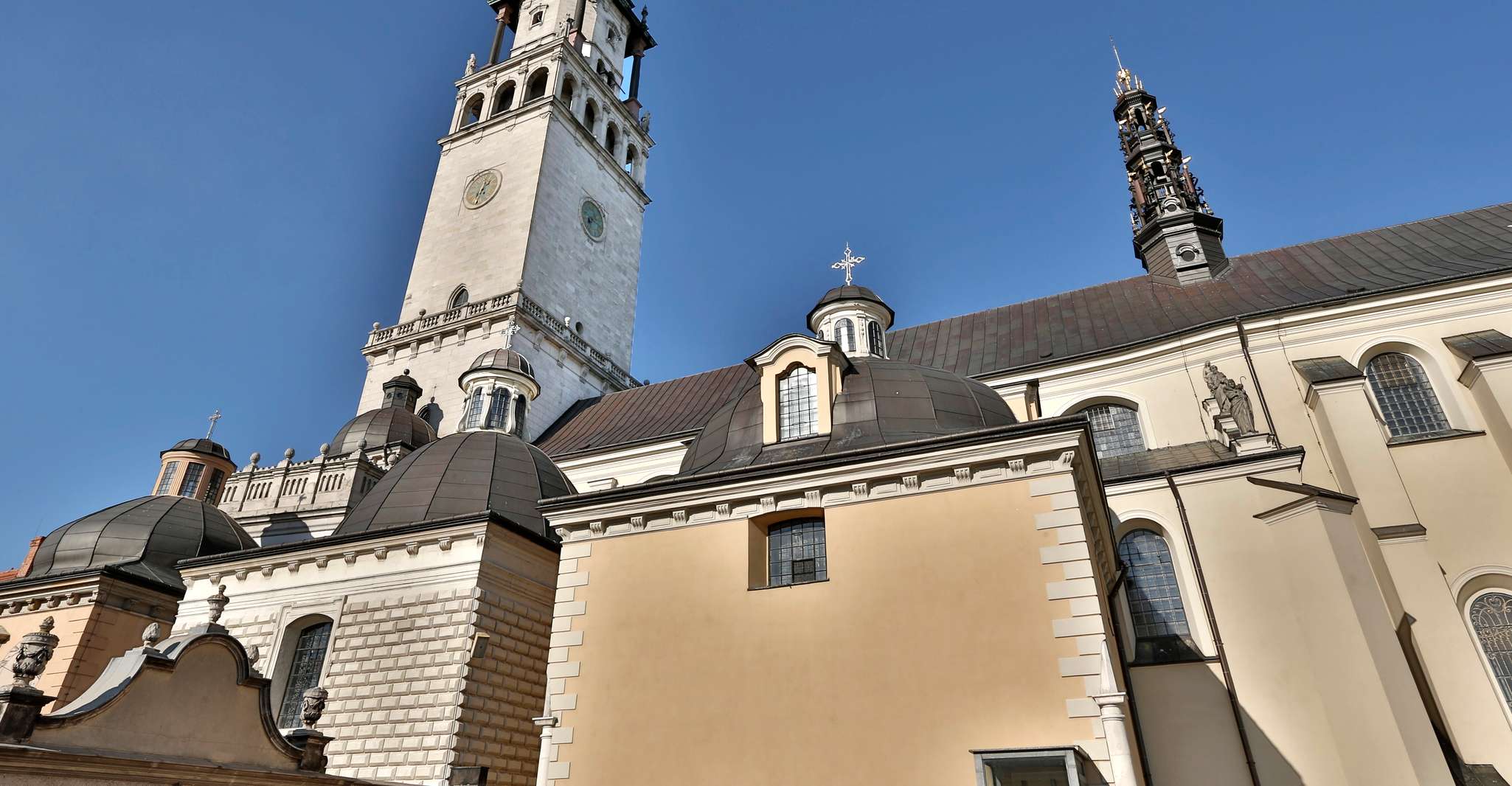 Da Cracovia, CzestoChowa - The Black Madonna - Housity