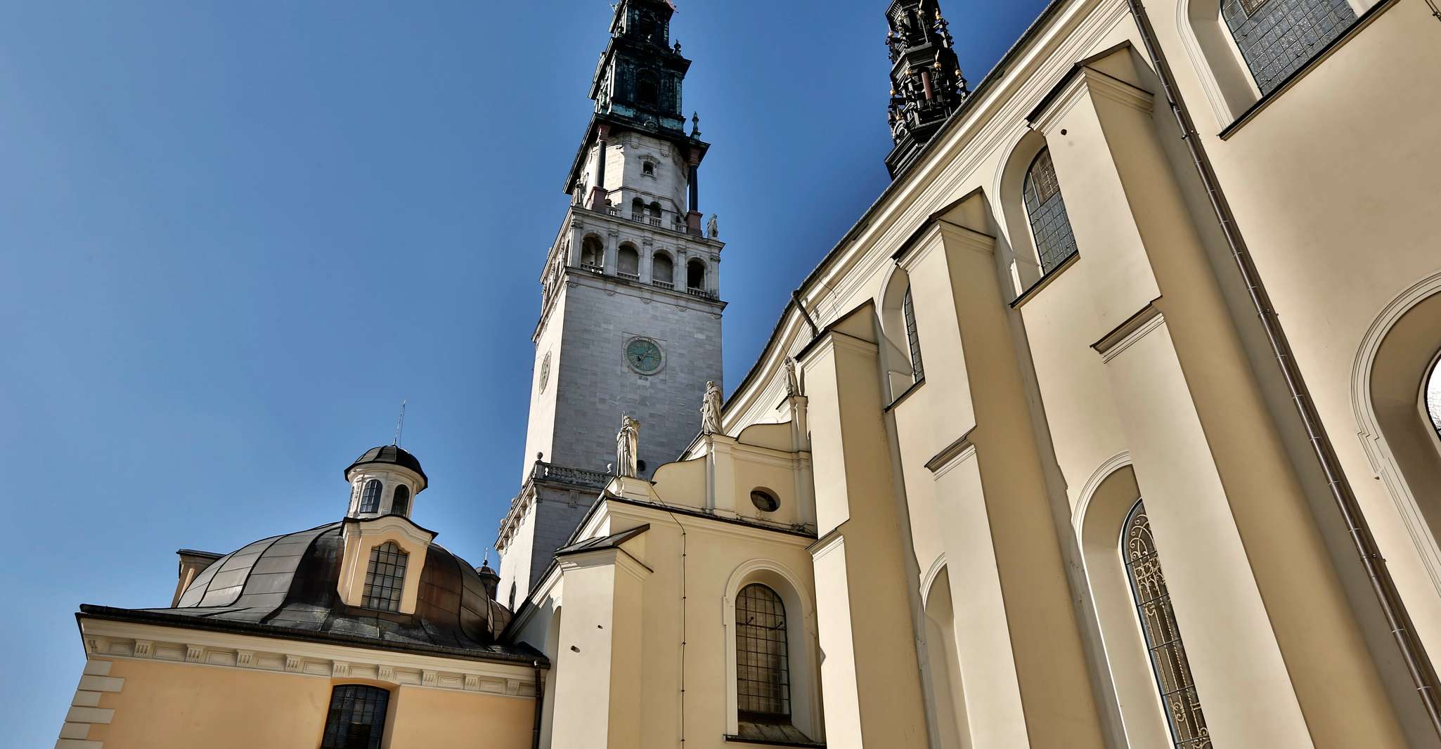Da Cracovia, CzestoChowa - The Black Madonna - Housity