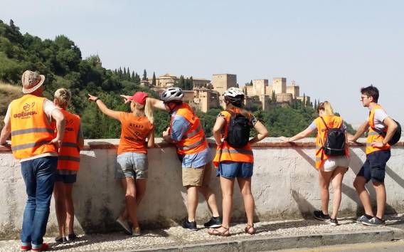 Granada: Tapas-Tour per E-Bike mit Alhambra-Blick