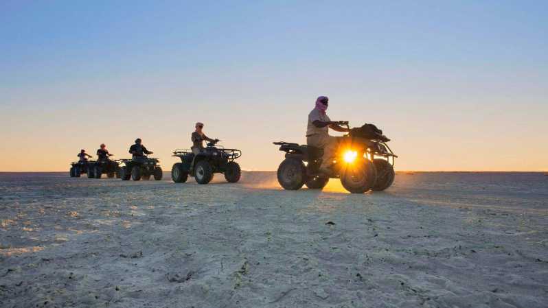 Hurghada: escursione con giro in quad, giro in cammello e visita al villaggio beduino