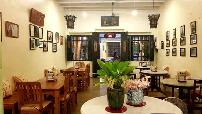 phuket food tour with michelin guides and old town tour