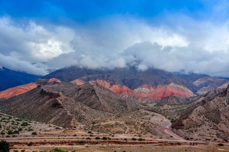 Hornocal: Berg der 14 Farben & Quebrada de HumahuacaHotelabholung und Rücktransfer ab dem Zentrum von Salta