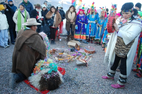 Hornocal: Berg der 14 Farben & Quebrada de HumahuacaAb Jujuy: Tour mit Abholung und Rücktransfer ab Treffpunkt