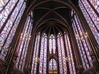 Private Treasure Hunt around Notre Dame for Families & Kids - Housity