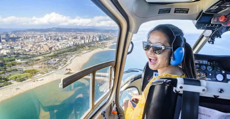 Barcelona: Helicopter, Walking, and Sailing 360º City Tour