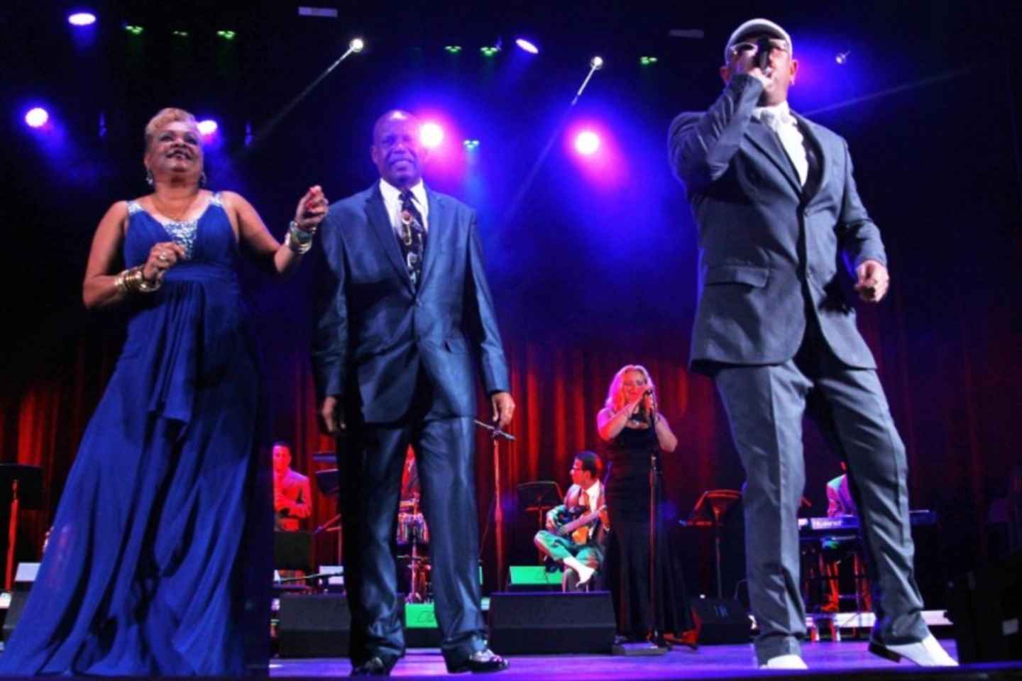 experience nightlife at legendarios del guajirito buena vista social club
