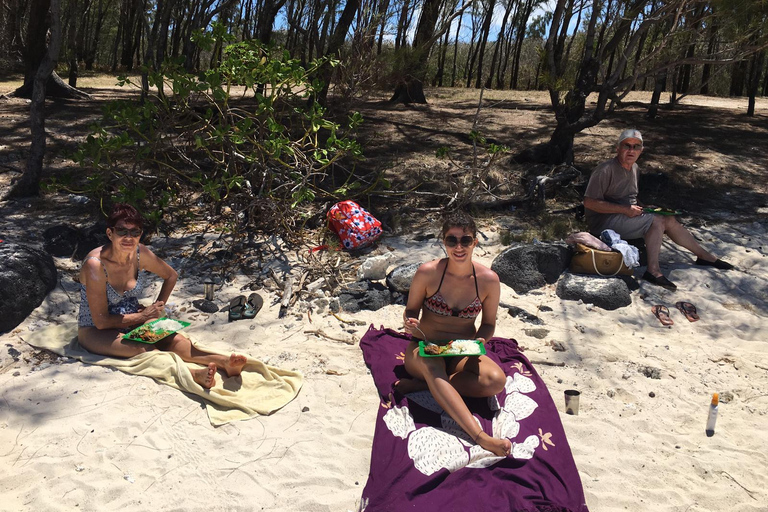 Blue Bay: viaje de snorkel de medio día con almuerzo de picnic criolloBlue Bay: viaje de esnórquel de medio día con almuerzo de picnic criollo