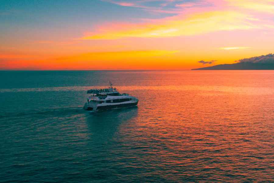 Maui: Sunset Prime Rib oder Mahi Mahi Dinner Cruise. Foto: GetYourGuide