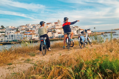 Ferragudo Dorf: Ein Elektrofahrrad mieten