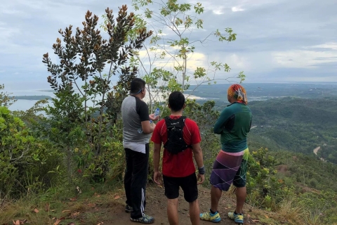 Puerto Princesa: Private Sunrise Trek at Mt. Magarwak Sunrise Trek with Lunch at Nagtabon Beach