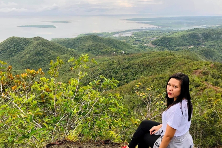 Puerto Princesa: Trek privé au lever du soleil au mont. MagarwakSunrise Trek avec déjeuner à la plage de Nagtabon