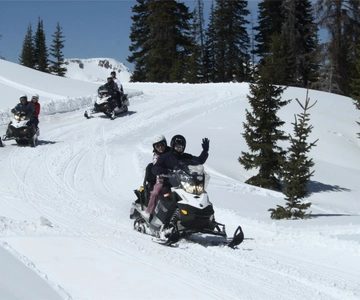 Borovets: Abenteuer mit dem Schneemobil