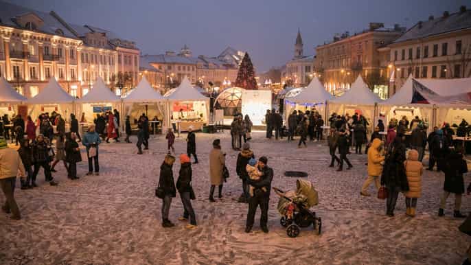 vilnius 3hour holiday traditions and christmas market tour