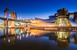 Bilbao: Esperienza VIP al Guggenheim. Piccolo gruppo. Guida esperta.