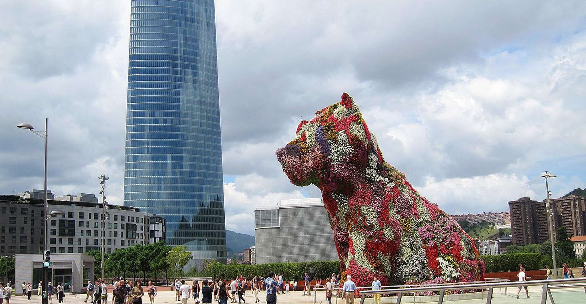 Bilbao, Guggenheim Museum Tour with Skip-the-Line Tickets - Housity