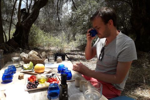 Kreeta: oliiviöljyn maistelu kreetalaisten ruokaparien kanssa
