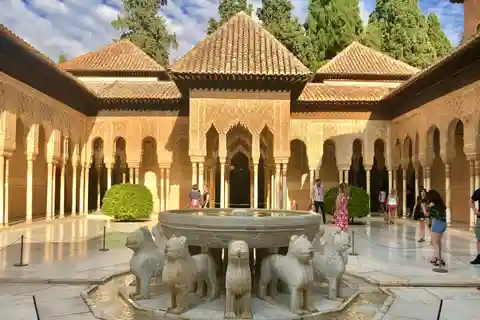 Alhambra: Guidad tur med Fast-Track-inträde
