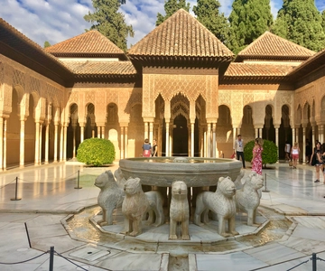 Alhambra: Guided Tour with Fast-Track Entry