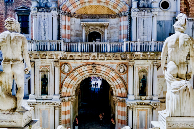 Venice: St Mark's Basilica, Doge's Palace, and Gondola Ride 2026 Tour in French