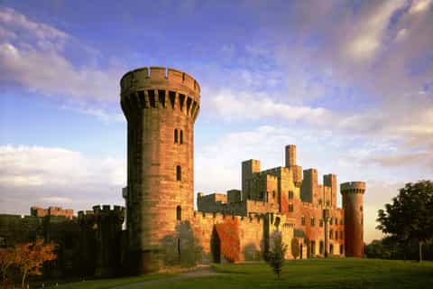 From Llandudno: Full-Day Anglesey & Castles Bus Tour